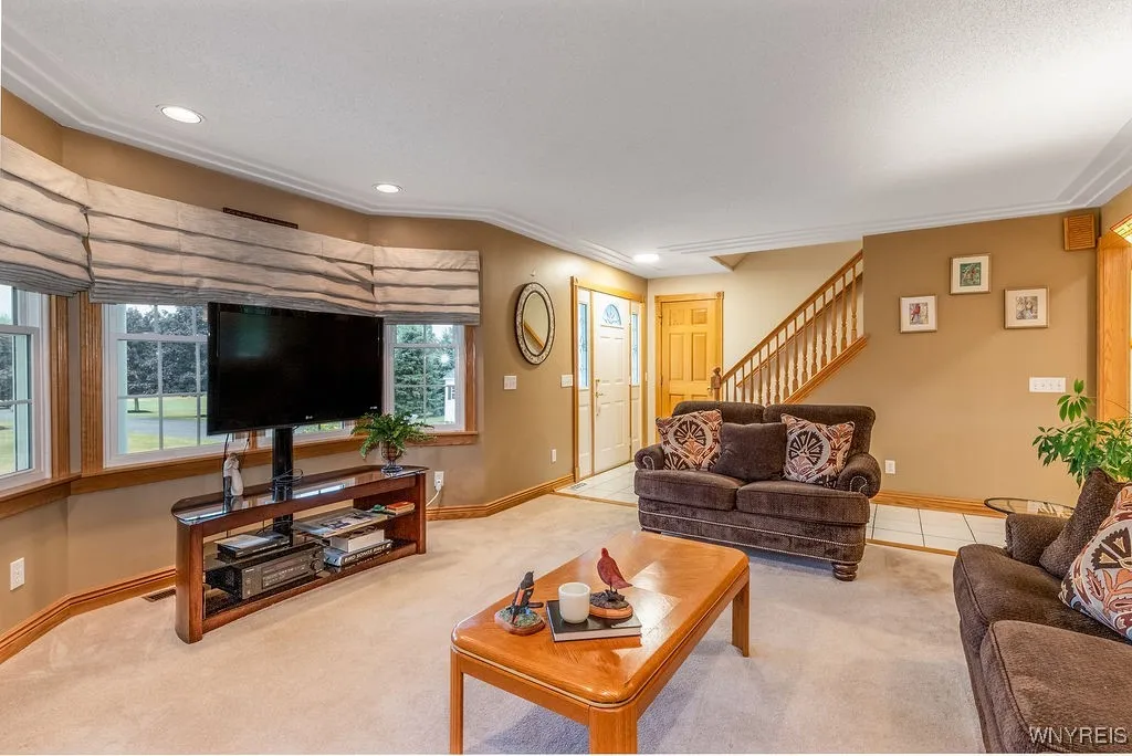 7960 Goodrich Road, Clarence, New York 14032, Clarence, New York 14032, 3 Bedrooms Bedrooms, 7 Rooms Rooms,1 BathroomBathrooms,Residential,For Sale,7960 Goodrich Road, Clarence, New York 14032,B1633218