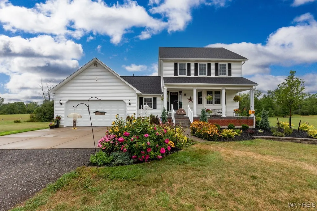 7960 Goodrich Road, Clarence, New York 14032, Clarence, New York 14032, 3 Bedrooms Bedrooms, 7 Rooms Rooms,1 BathroomBathrooms,Residential,For Sale,7960 Goodrich Road, Clarence, New York 14032,B1633218