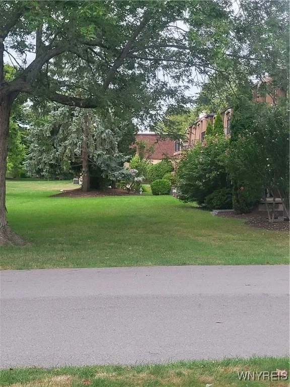 75 Greenwich Drive 1, Amherst, New York 14228, Amherst, New York 14228, 1 Bedroom Bedrooms, 5 Rooms Rooms,1 BathroomBathrooms,Residential,For Sale,75 Greenwich Drive 1, Amherst, New York 14228,B1633091