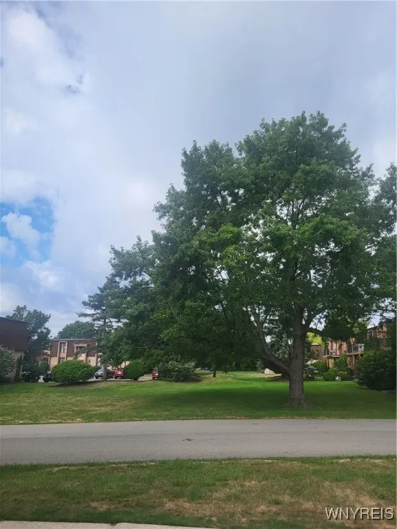75 Greenwich Drive 1, Amherst, New York 14228, Amherst, New York 14228, 1 Bedroom Bedrooms, 5 Rooms Rooms,1 BathroomBathrooms,Residential,For Sale,75 Greenwich Drive 1, Amherst, New York 14228,B1633091