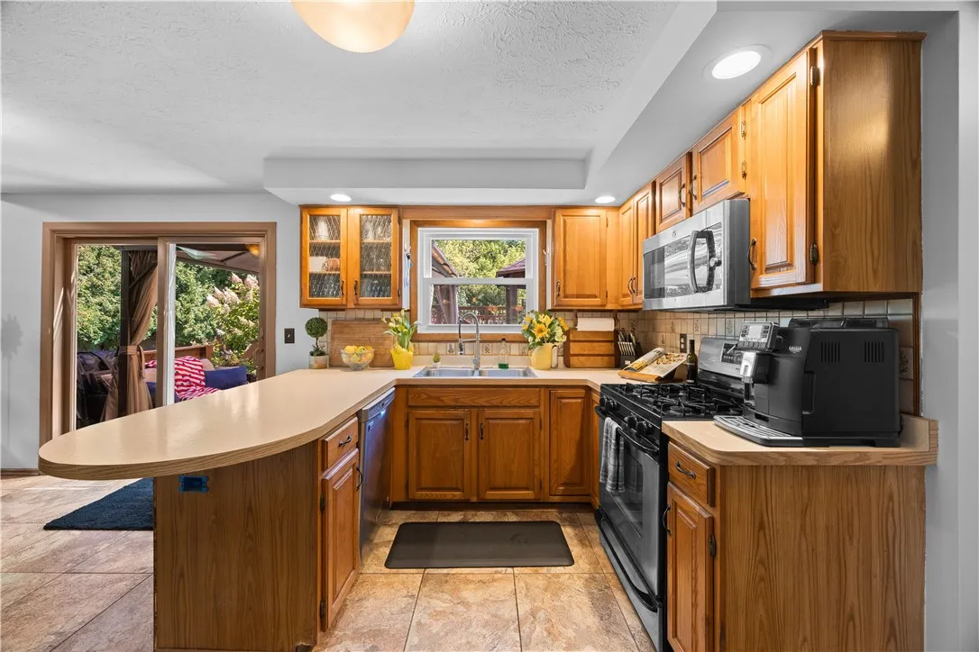 329 Widgedon Lndg, Greece, New York 14468, Greece, New York 14468, 3 Bedrooms Bedrooms, 6 Rooms Rooms,1 BathroomBathrooms,Residential,For Sale,329 Widgedon Lndg, Greece, New York 14468,R1632444
