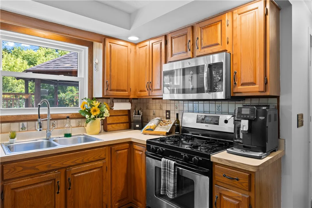329 Widgedon Lndg, Greece, New York 14468, Greece, New York 14468, 3 Bedrooms Bedrooms, 6 Rooms Rooms,1 BathroomBathrooms,Residential,For Sale,329 Widgedon Lndg, Greece, New York 14468,R1632444