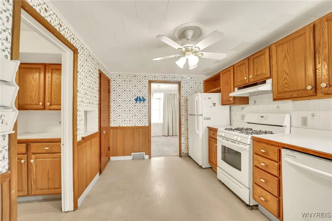 103 Chaplin Drive, Tonawanda, New York 14223, Tonawanda, New York 14223, 3 Bedrooms Bedrooms, 7 Rooms Rooms,2 BathroomsBathrooms,Residential,For Sale,103 Chaplin Drive, Tonawanda, New York 14223,0,B1633209