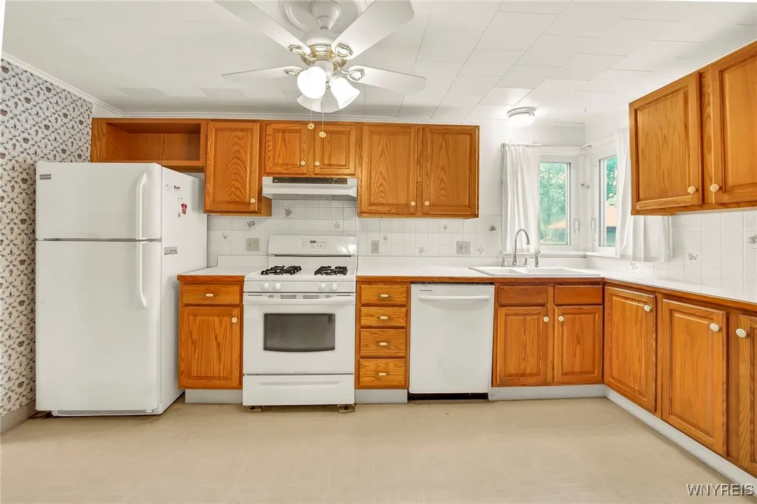 103 Chaplin Drive, Tonawanda, New York 14223, Tonawanda, New York 14223, 3 Bedrooms Bedrooms, 7 Rooms Rooms,2 BathroomsBathrooms,Residential,For Sale,103 Chaplin Drive, Tonawanda, New York 14223,0,B1633209