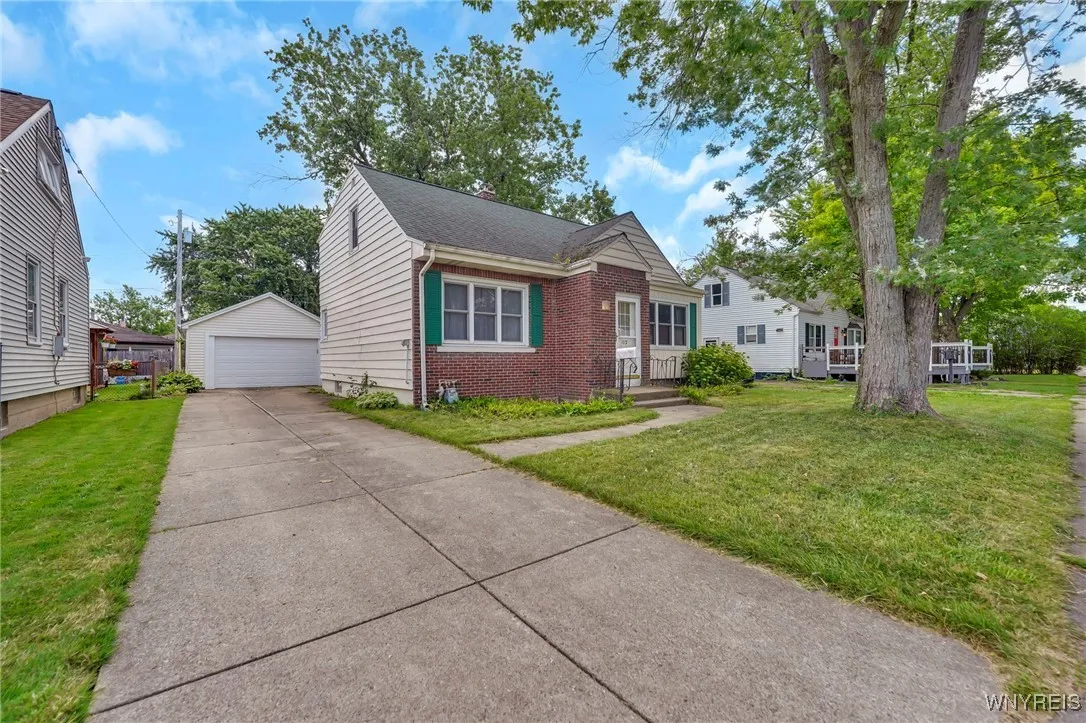 103 Chaplin Drive, Tonawanda, New York 14223, Tonawanda, New York 14223, 3 Bedrooms Bedrooms, 7 Rooms Rooms,2 BathroomsBathrooms,Residential,For Sale,103 Chaplin Drive, Tonawanda, New York 14223,0,B1633209