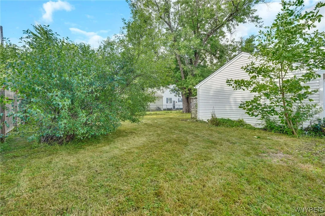 103 Chaplin Drive, Tonawanda, New York 14223, Tonawanda, New York 14223, 3 Bedrooms Bedrooms, 7 Rooms Rooms,2 BathroomsBathrooms,Residential,For Sale,103 Chaplin Drive, Tonawanda, New York 14223,0,B1633209