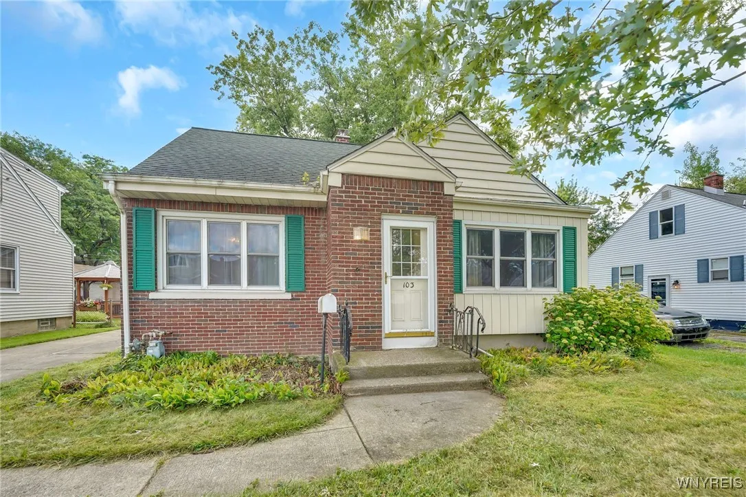 103 Chaplin Drive, Tonawanda, New York 14223, Tonawanda, New York 14223, 3 Bedrooms Bedrooms, 7 Rooms Rooms,2 BathroomsBathrooms,Residential,For Sale,103 Chaplin Drive, Tonawanda, New York 14223,0,B1633209