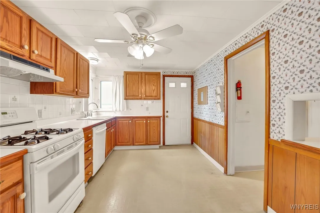 103 Chaplin Drive, Tonawanda, New York 14223, Tonawanda, New York 14223, 3 Bedrooms Bedrooms, 7 Rooms Rooms,2 BathroomsBathrooms,Residential,For Sale,103 Chaplin Drive, Tonawanda, New York 14223,0,B1633209