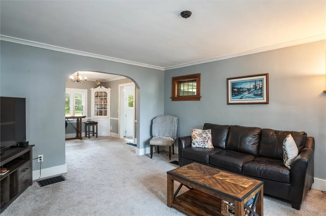 297 Spencer Road, Irondequoit, New York 14609, Irondequoit, New York 14609, 3 Bedrooms Bedrooms, 9 Rooms Rooms,1 BathroomBathrooms,Residential Lease,For Rent,297 Spencer Road, Irondequoit, New York 14609,R1633367