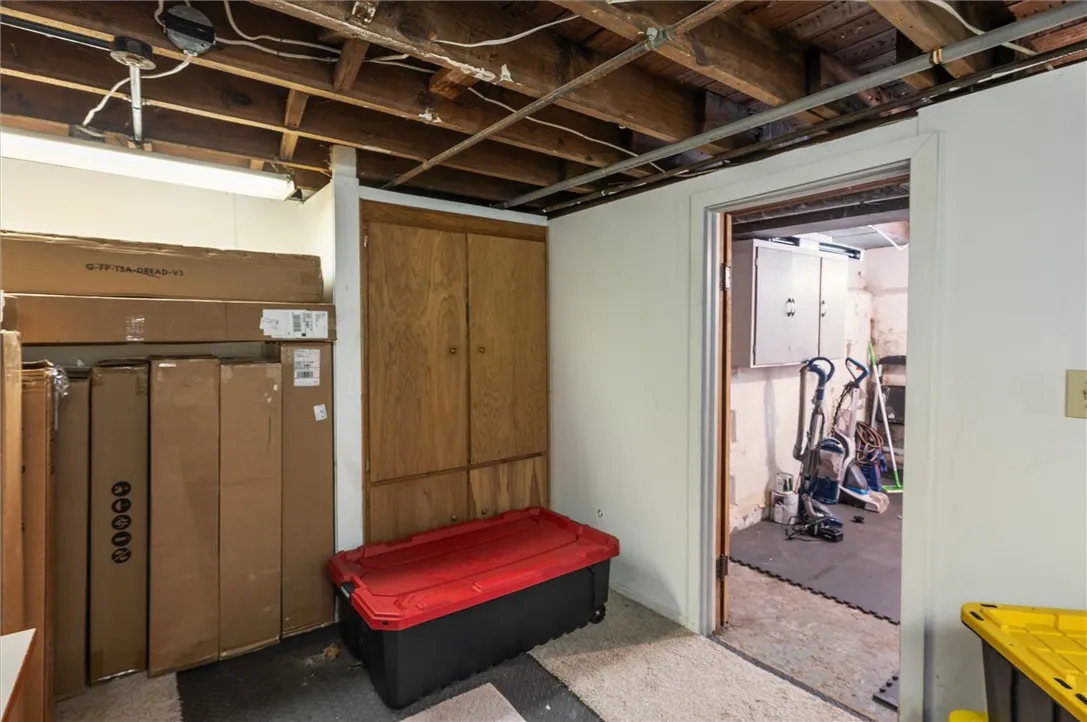297 Spencer Road, Irondequoit, New York 14609, Irondequoit, New York 14609, 3 Bedrooms Bedrooms, 9 Rooms Rooms,1 BathroomBathrooms,Residential Lease,For Rent,297 Spencer Road, Irondequoit, New York 14609,R1633367