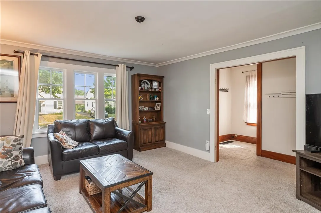 297 Spencer Road, Irondequoit, New York 14609, Irondequoit, New York 14609, 3 Bedrooms Bedrooms, 9 Rooms Rooms,1 BathroomBathrooms,Residential Lease,For Rent,297 Spencer Road, Irondequoit, New York 14609,R1633367