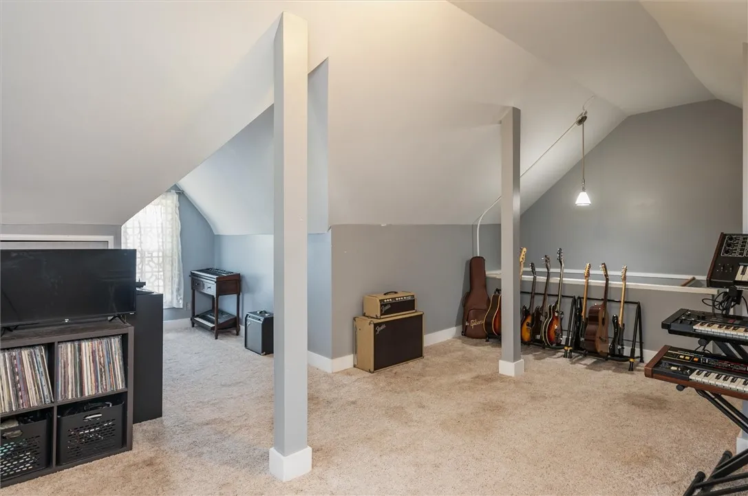 297 Spencer Road, Irondequoit, New York 14609, Irondequoit, New York 14609, 3 Bedrooms Bedrooms, 9 Rooms Rooms,1 BathroomBathrooms,Residential Lease,For Rent,297 Spencer Road, Irondequoit, New York 14609,R1633367