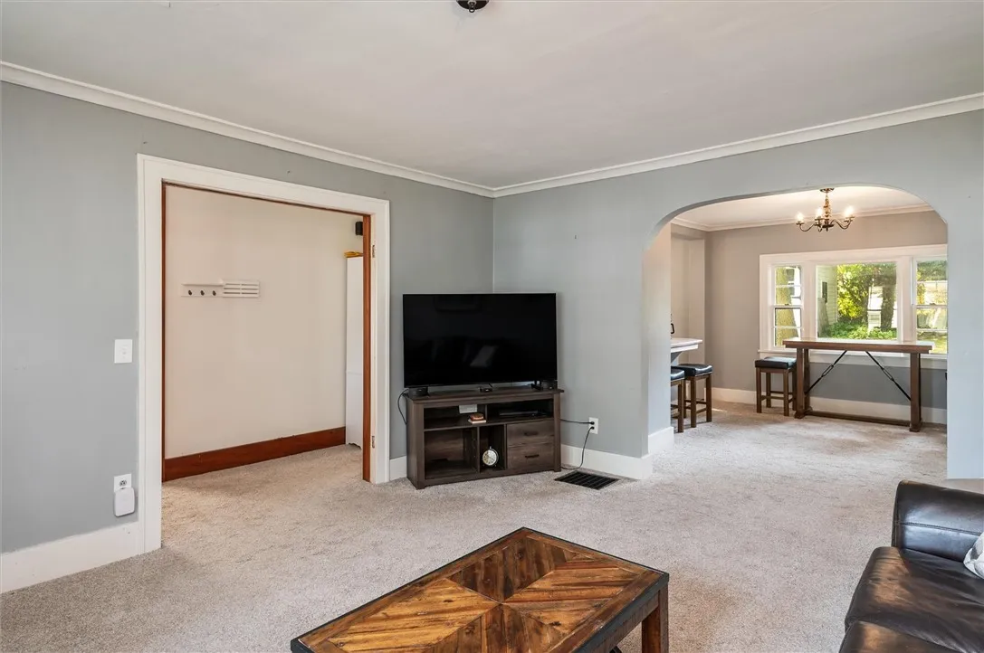 297 Spencer Road, Irondequoit, New York 14609, Irondequoit, New York 14609, 3 Bedrooms Bedrooms, 9 Rooms Rooms,1 BathroomBathrooms,Residential Lease,For Rent,297 Spencer Road, Irondequoit, New York 14609,R1633367