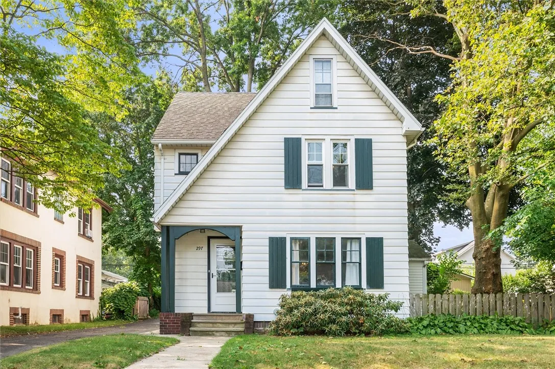 297 Spencer Road, Irondequoit, New York 14609, Irondequoit, New York 14609, 3 Bedrooms Bedrooms, 9 Rooms Rooms,1 BathroomBathrooms,Residential Lease,For Rent,297 Spencer Road, Irondequoit, New York 14609,R1633367
