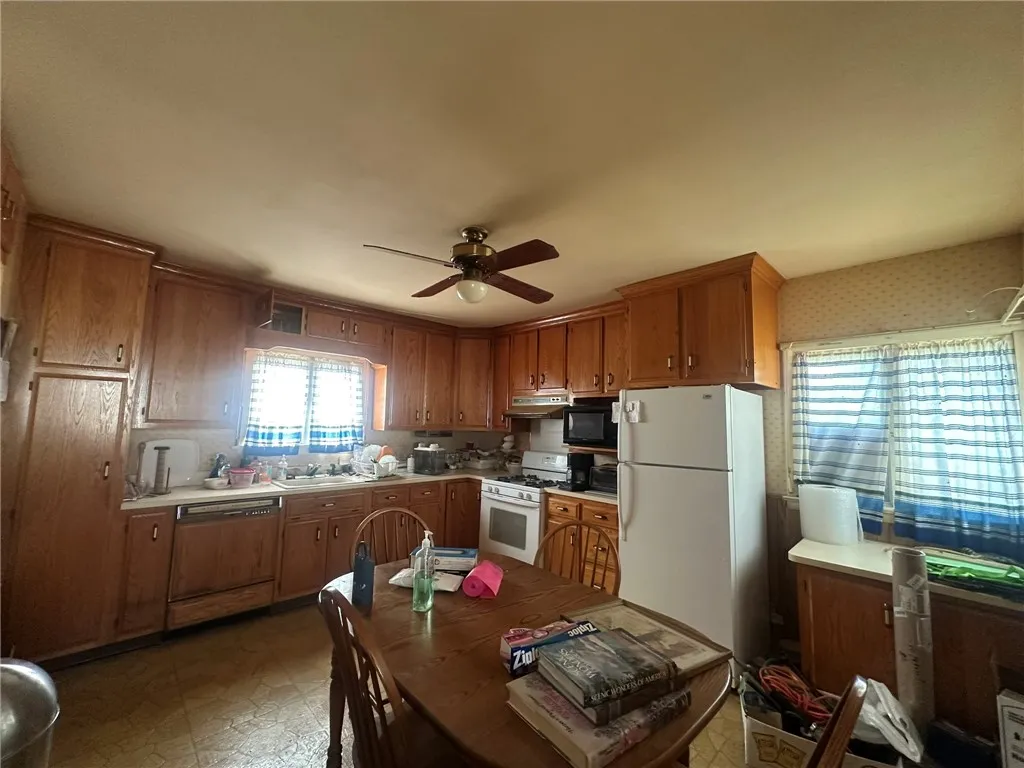 38 Sobieski Street, Rochester, New York 14621, Rochester, New York 14621, 4 Bedrooms Bedrooms, 7 Rooms Rooms,1 BathroomBathrooms,Residential,For Sale,38 Sobieski Street, Rochester, New York 14621,R1633370