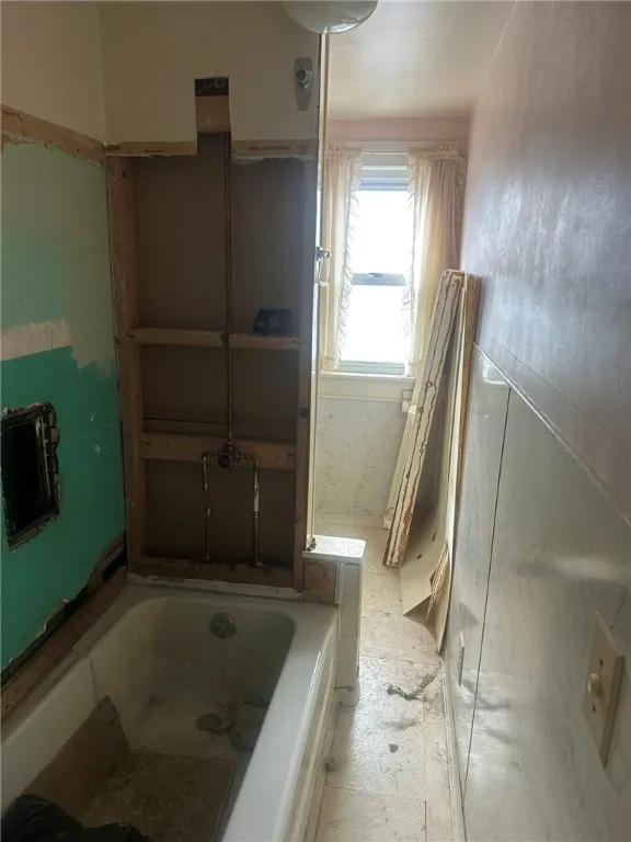 38 Sobieski Street, Rochester, New York 14621, Rochester, New York 14621, 4 Bedrooms Bedrooms, 7 Rooms Rooms,1 BathroomBathrooms,Residential,For Sale,38 Sobieski Street, Rochester, New York 14621,R1633370