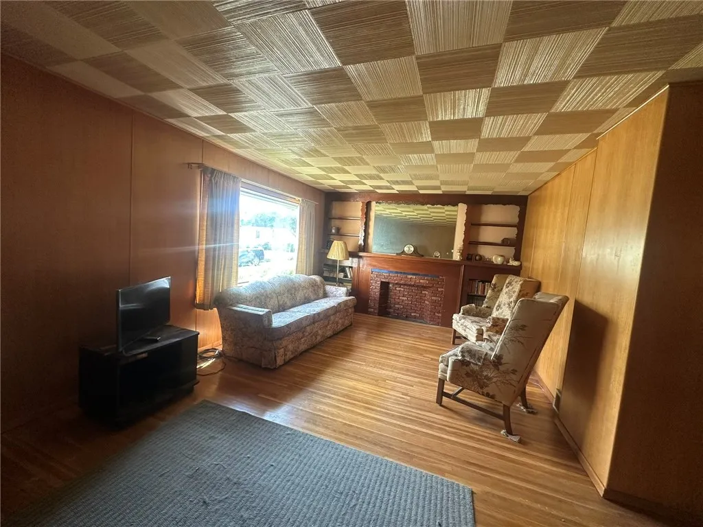 38 Sobieski Street, Rochester, New York 14621, Rochester, New York 14621, 4 Bedrooms Bedrooms, 7 Rooms Rooms,1 BathroomBathrooms,Residential,For Sale,38 Sobieski Street, Rochester, New York 14621,R1633370