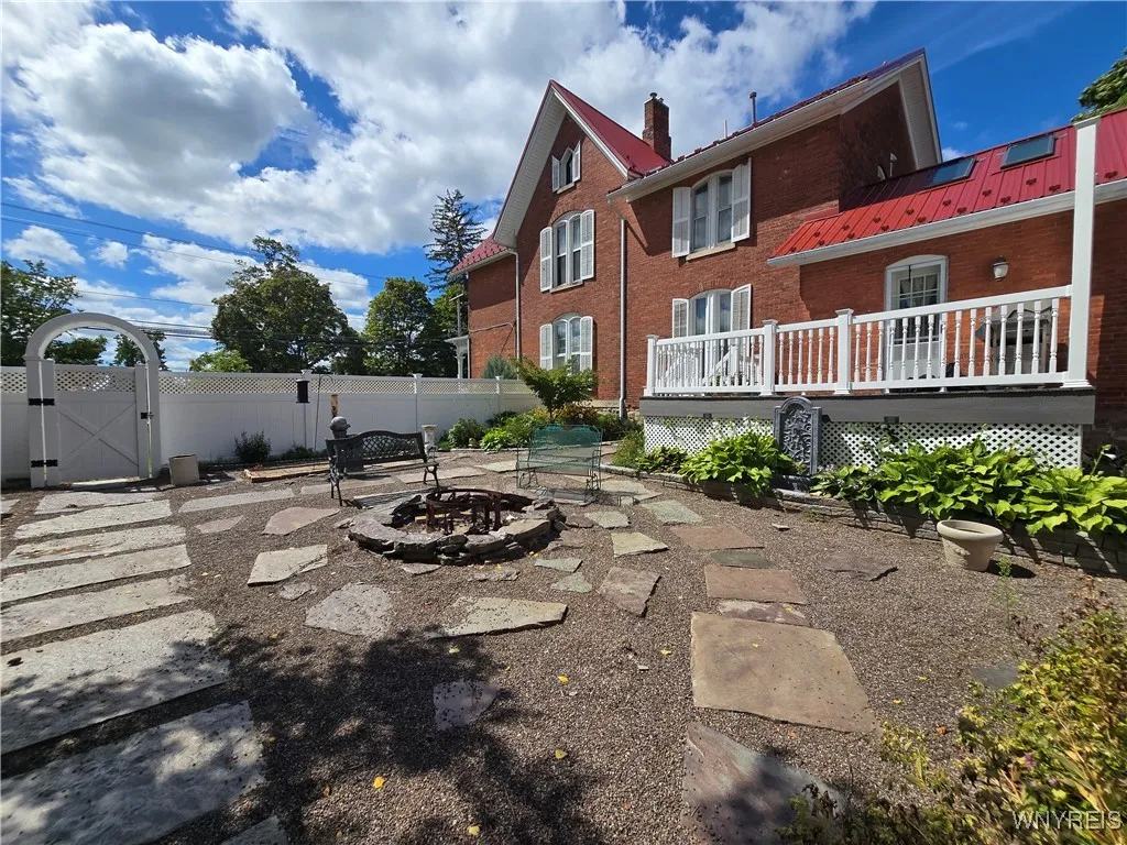 37 State Street, Royalton, New York 14105, Royalton, New York 14105, 5 Bedrooms Bedrooms, 12 Rooms Rooms,3 BathroomsBathrooms,Residential,For Sale,37 State Street, Royalton, New York 14105,B1633350