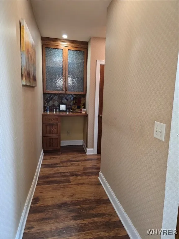Extra space for your bar or coffee area