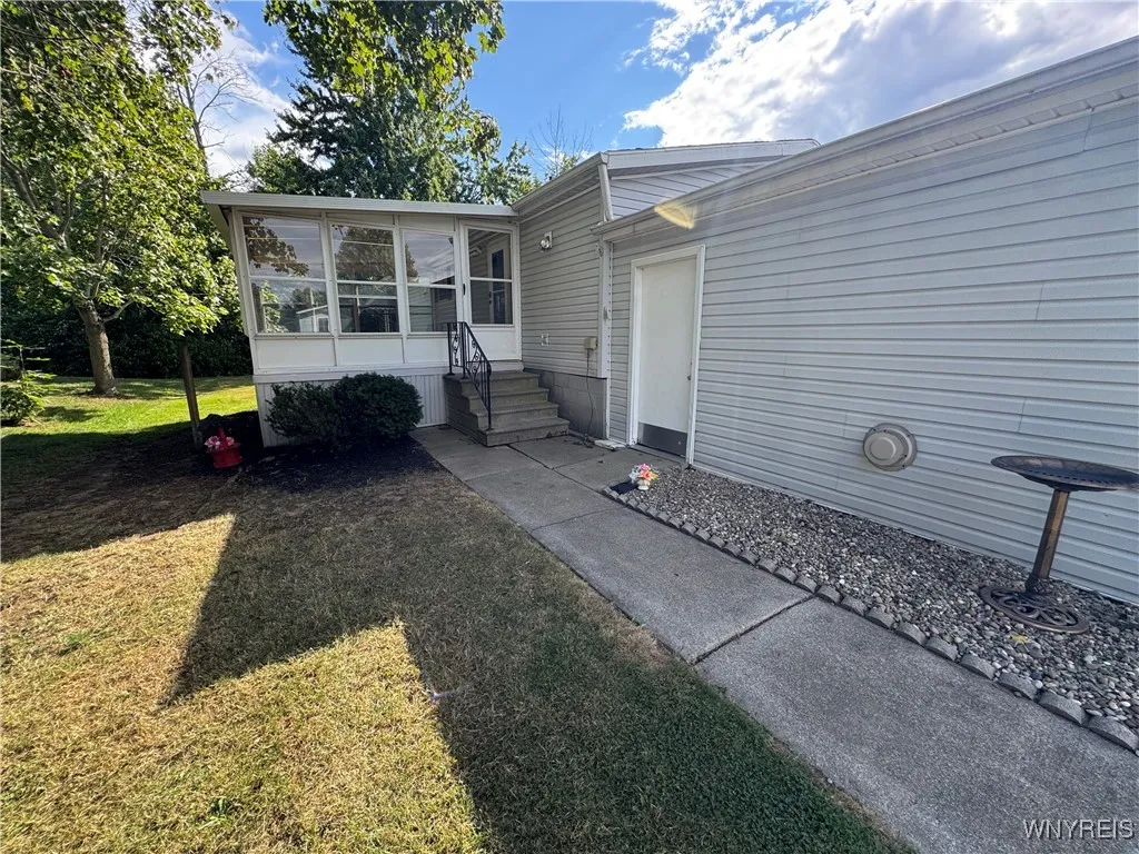 6250 Corwin, Newfane, New York 14108, Newfane, New York 14108, 3 Bedrooms Bedrooms, 8 Rooms Rooms,2 BathroomsBathrooms,Residential,For Sale,6250 Corwin, Newfane, New York 14108,B1633376