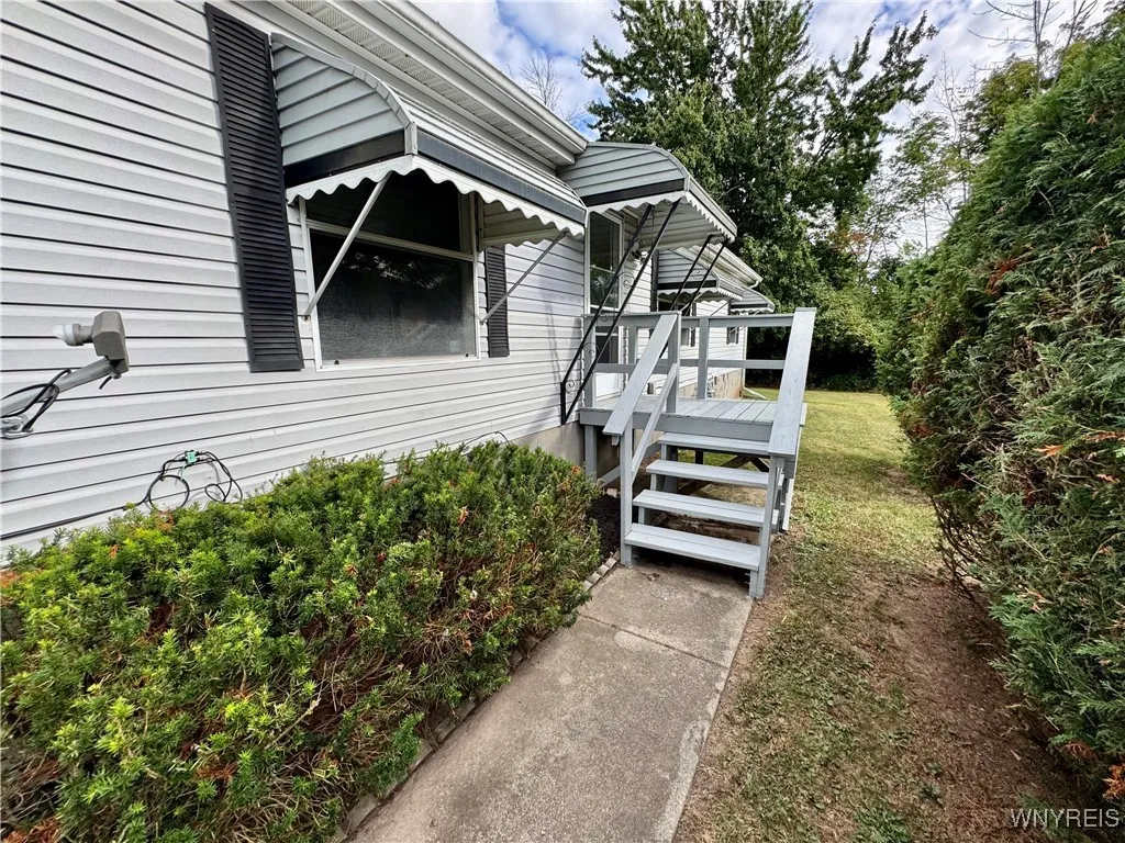 6250 Corwin, Newfane, New York 14108, Newfane, New York 14108, 3 Bedrooms Bedrooms, 8 Rooms Rooms,2 BathroomsBathrooms,Residential,For Sale,6250 Corwin, Newfane, New York 14108,B1633376