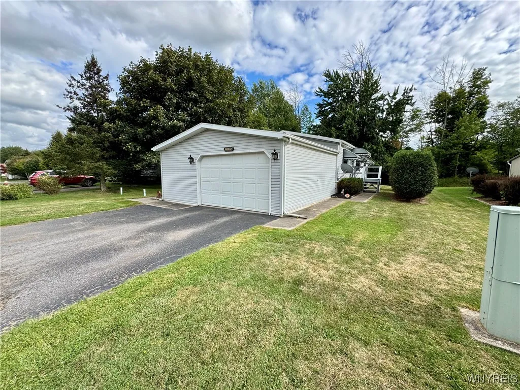 6250 Corwin, Newfane, New York 14108, Newfane, New York 14108, 3 Bedrooms Bedrooms, 8 Rooms Rooms,2 BathroomsBathrooms,Residential,For Sale,6250 Corwin, Newfane, New York 14108,B1633376