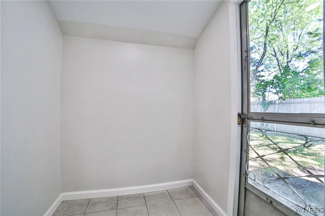 55 Irene Street, Tonawanda, New York 14207, Tonawanda, New York 14207, 3 Bedrooms Bedrooms, 6 Rooms Rooms,2 BathroomsBathrooms,Residential,For Sale,55 Irene Street, Tonawanda, New York 14207,B1633269