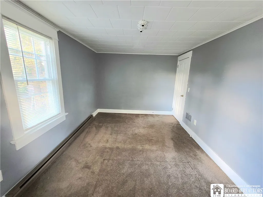 24 Meadow Lane, Jamestown, New York 14701, Jamestown, New York 14701, 3 Bedrooms Bedrooms, 8 Rooms Rooms,2 BathroomsBathrooms,Residential,For Sale,24 Meadow Lane, Jamestown, New York 14701,R1633375
