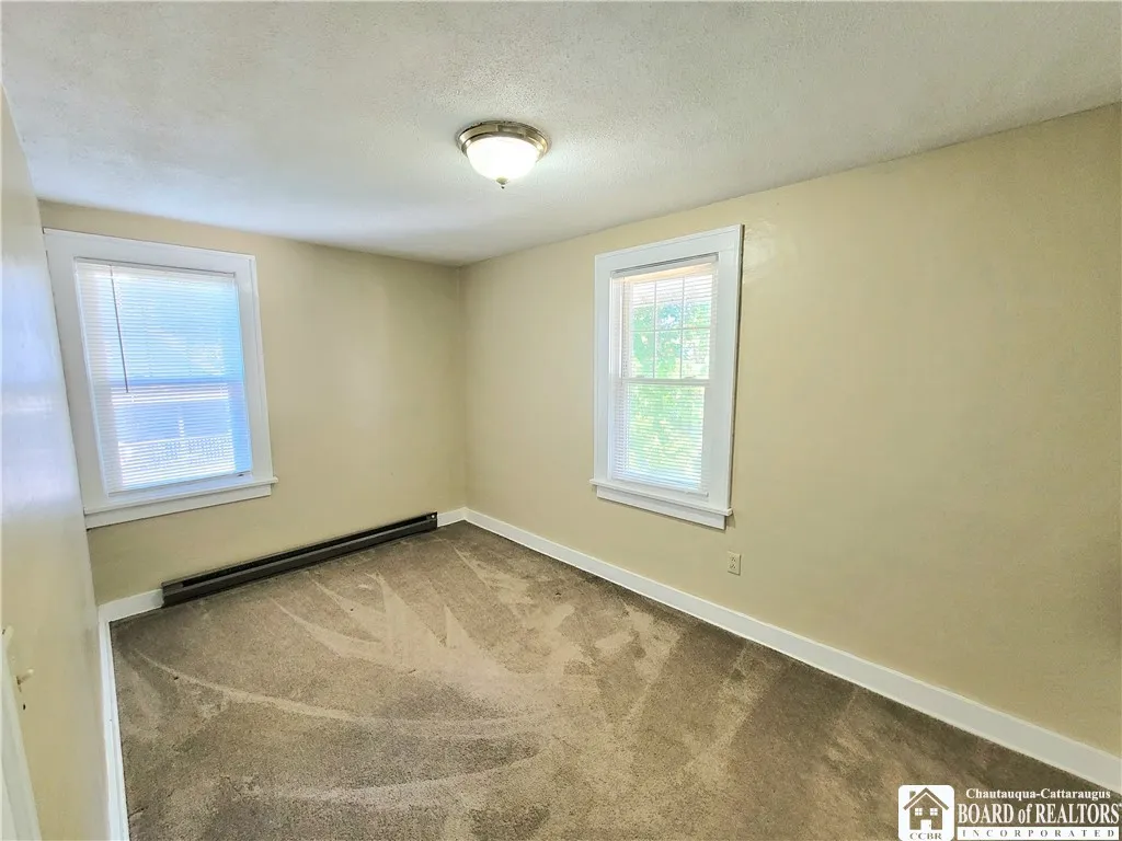 24 Meadow Lane, Jamestown, New York 14701, Jamestown, New York 14701, 3 Bedrooms Bedrooms, 8 Rooms Rooms,2 BathroomsBathrooms,Residential,For Sale,24 Meadow Lane, Jamestown, New York 14701,R1633375