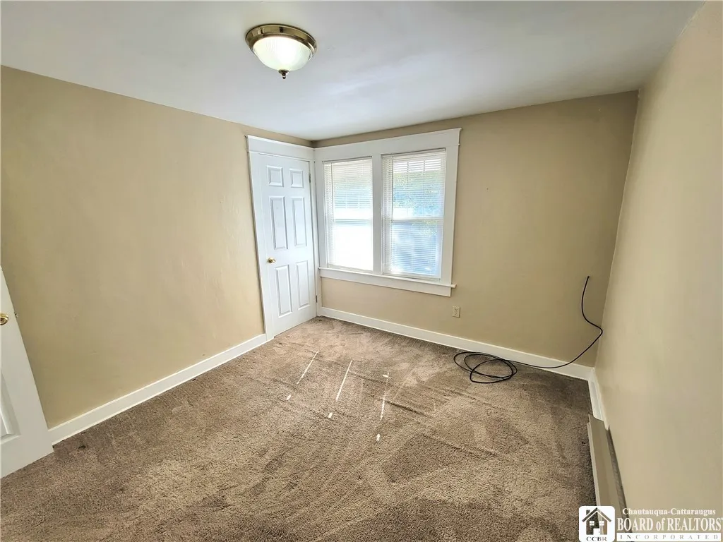24 Meadow Lane, Jamestown, New York 14701, Jamestown, New York 14701, 3 Bedrooms Bedrooms, 8 Rooms Rooms,2 BathroomsBathrooms,Residential,For Sale,24 Meadow Lane, Jamestown, New York 14701,R1633375
