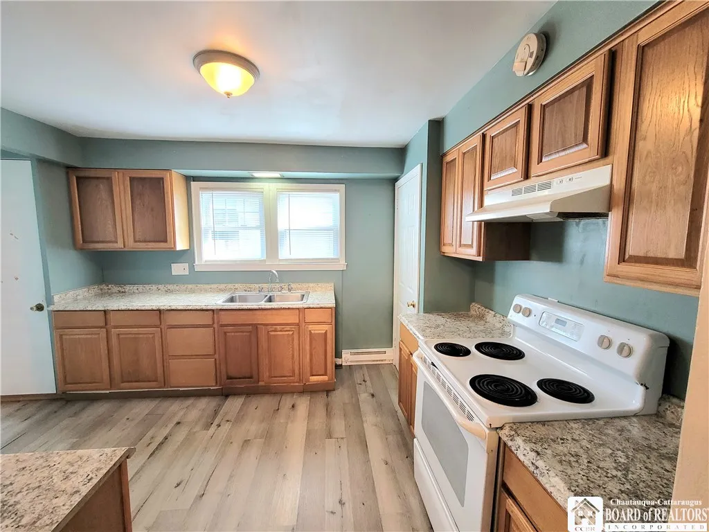 24 Meadow Lane, Jamestown, New York 14701, Jamestown, New York 14701, 3 Bedrooms Bedrooms, 8 Rooms Rooms,2 BathroomsBathrooms,Residential,For Sale,24 Meadow Lane, Jamestown, New York 14701,R1633375