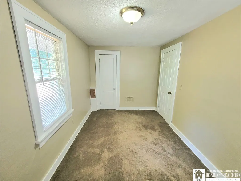 24 Meadow Lane, Jamestown, New York 14701, Jamestown, New York 14701, 3 Bedrooms Bedrooms, 8 Rooms Rooms,2 BathroomsBathrooms,Residential,For Sale,24 Meadow Lane, Jamestown, New York 14701,R1633375