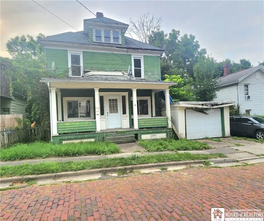 19 Barrows Street, Jamestown, New York 14701, Jamestown, New York 14701, 4 Bedrooms Bedrooms, 8 Rooms Rooms,2 BathroomsBathrooms,Residential,For Sale,19 Barrows Street, Jamestown, New York 14701,R1632696