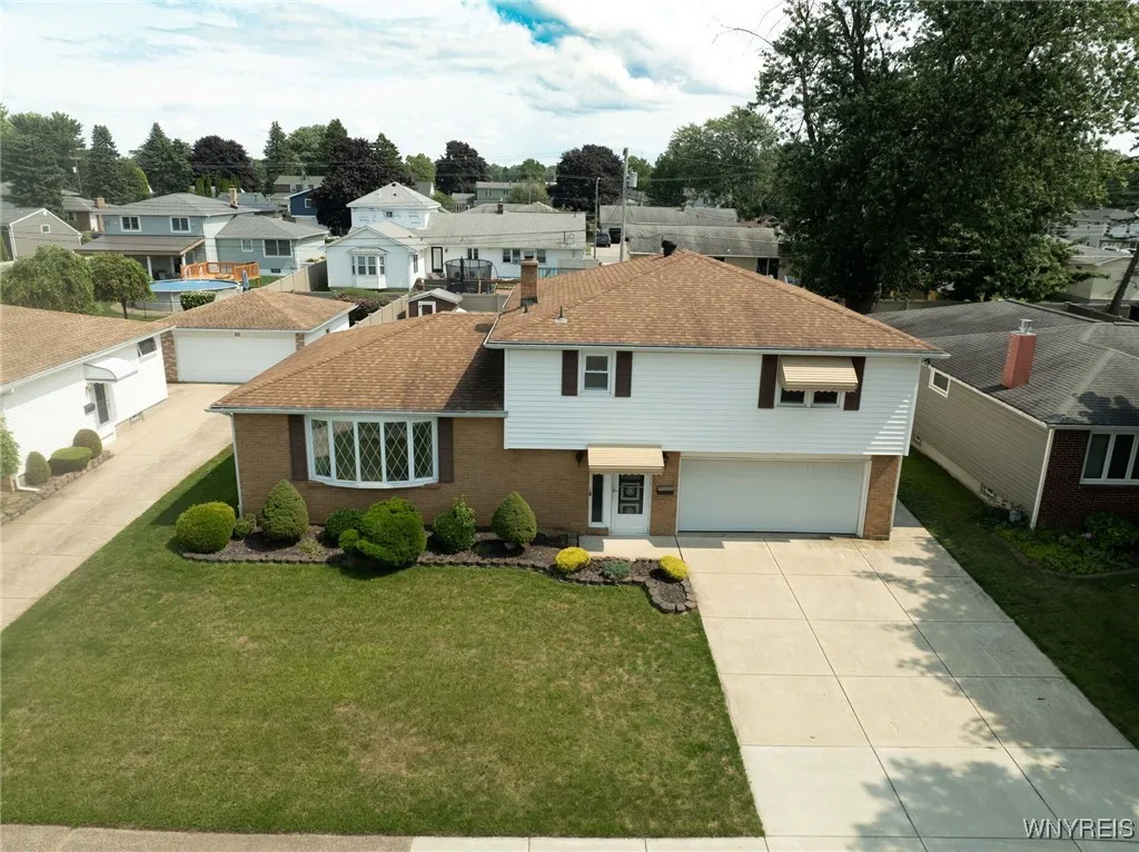 54 Southgate Drive, West Seneca, New York 14224, West Seneca, New York 14224, 5 Bedrooms Bedrooms, 10 Rooms Rooms,1 BathroomBathrooms,Residential,For Sale,54 Southgate Drive, West Seneca, New York 14224,B1633384