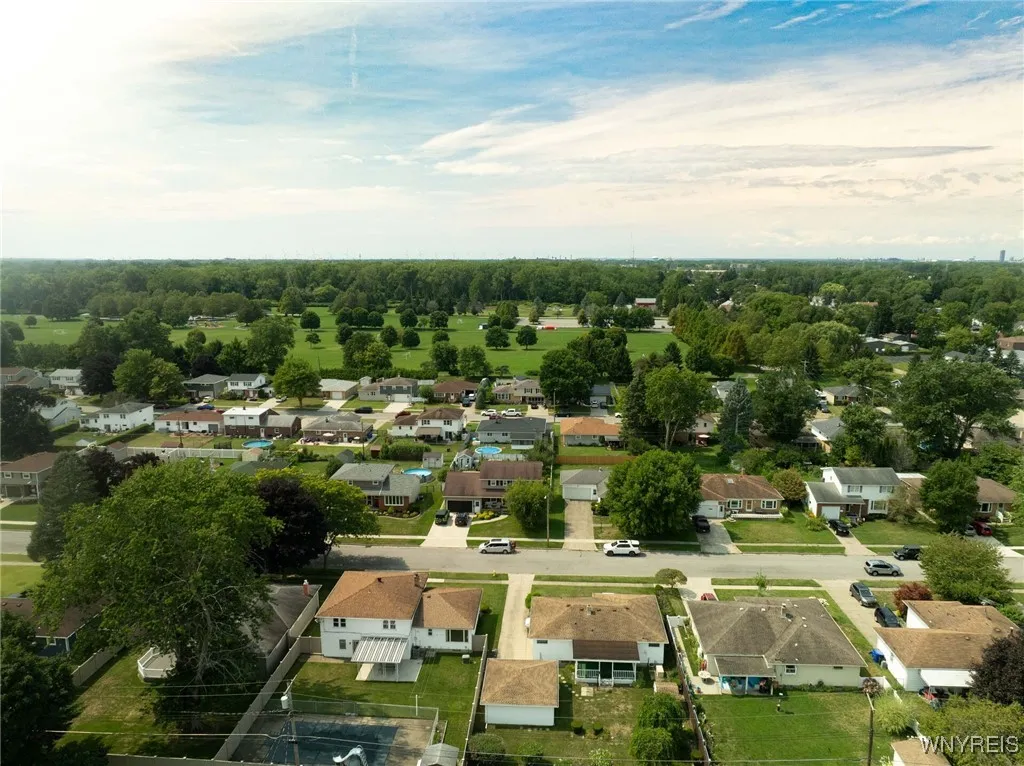 54 Southgate Drive, West Seneca, New York 14224, West Seneca, New York 14224, 5 Bedrooms Bedrooms, 10 Rooms Rooms,1 BathroomBathrooms,Residential,For Sale,54 Southgate Drive, West Seneca, New York 14224,B1633384