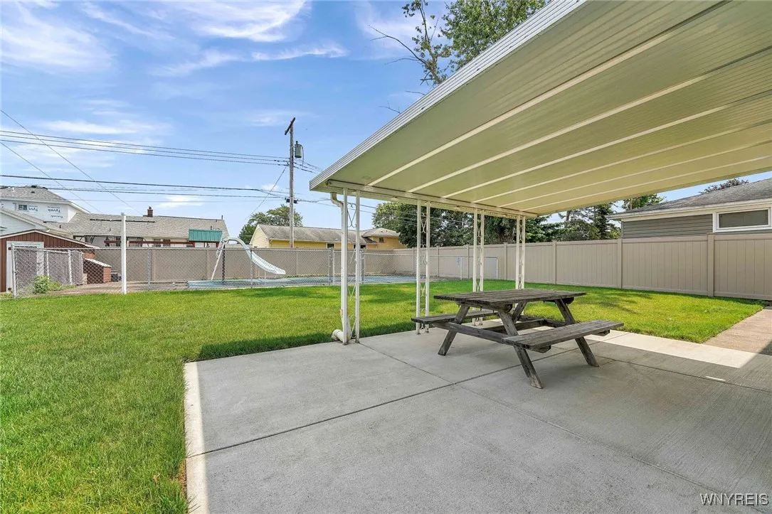 54 Southgate Drive, West Seneca, New York 14224, West Seneca, New York 14224, 5 Bedrooms Bedrooms, 10 Rooms Rooms,1 BathroomBathrooms,Residential,For Sale,54 Southgate Drive, West Seneca, New York 14224,B1633384
