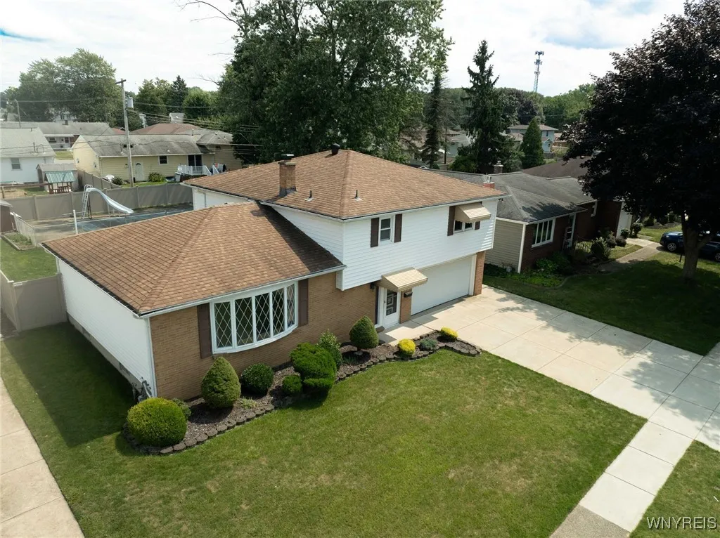 54 Southgate Drive, West Seneca, New York 14224, West Seneca, New York 14224, 5 Bedrooms Bedrooms, 10 Rooms Rooms,1 BathroomBathrooms,Residential,For Sale,54 Southgate Drive, West Seneca, New York 14224,B1633384