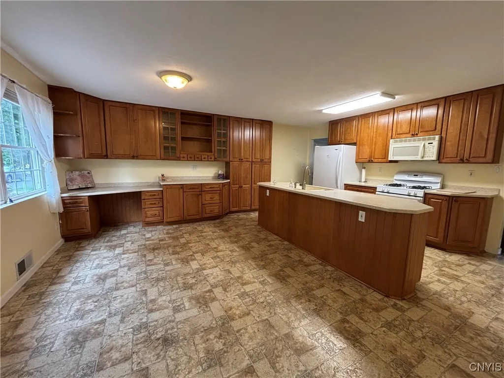 Look at this kitchen!