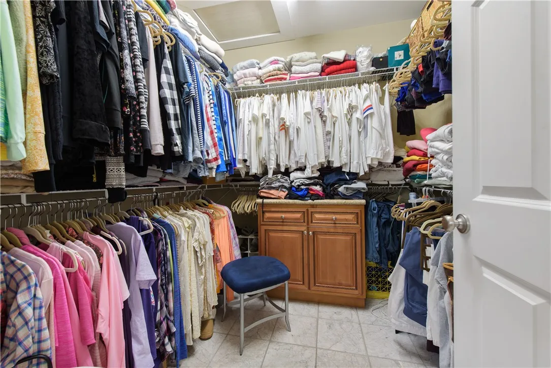 10 Valle Drive, Batavia, New York 14020, Batavia, New York 14020, 4 Bedrooms Bedrooms, 10 Rooms Rooms,3 BathroomsBathrooms,Residential,For Sale,10 Valle Drive, Batavia, New York 14020,R1631299