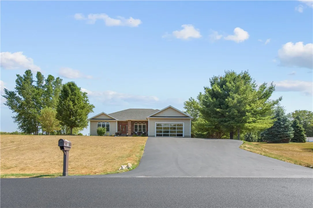 10 Valle Drive, Batavia, New York 14020, Batavia, New York 14020, 4 Bedrooms Bedrooms, 10 Rooms Rooms,3 BathroomsBathrooms,Residential,For Sale,10 Valle Drive, Batavia, New York 14020,R1631299