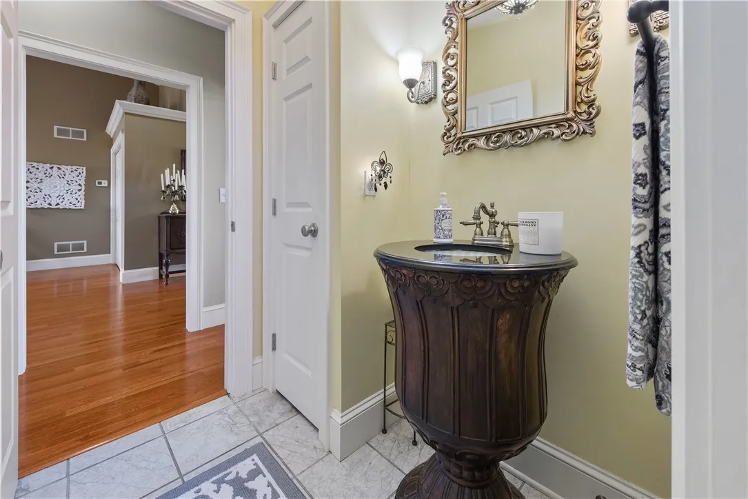 10 Valle Drive, Batavia, New York 14020, Batavia, New York 14020, 4 Bedrooms Bedrooms, 10 Rooms Rooms,3 BathroomsBathrooms,Residential,For Sale,10 Valle Drive, Batavia, New York 14020,R1631299