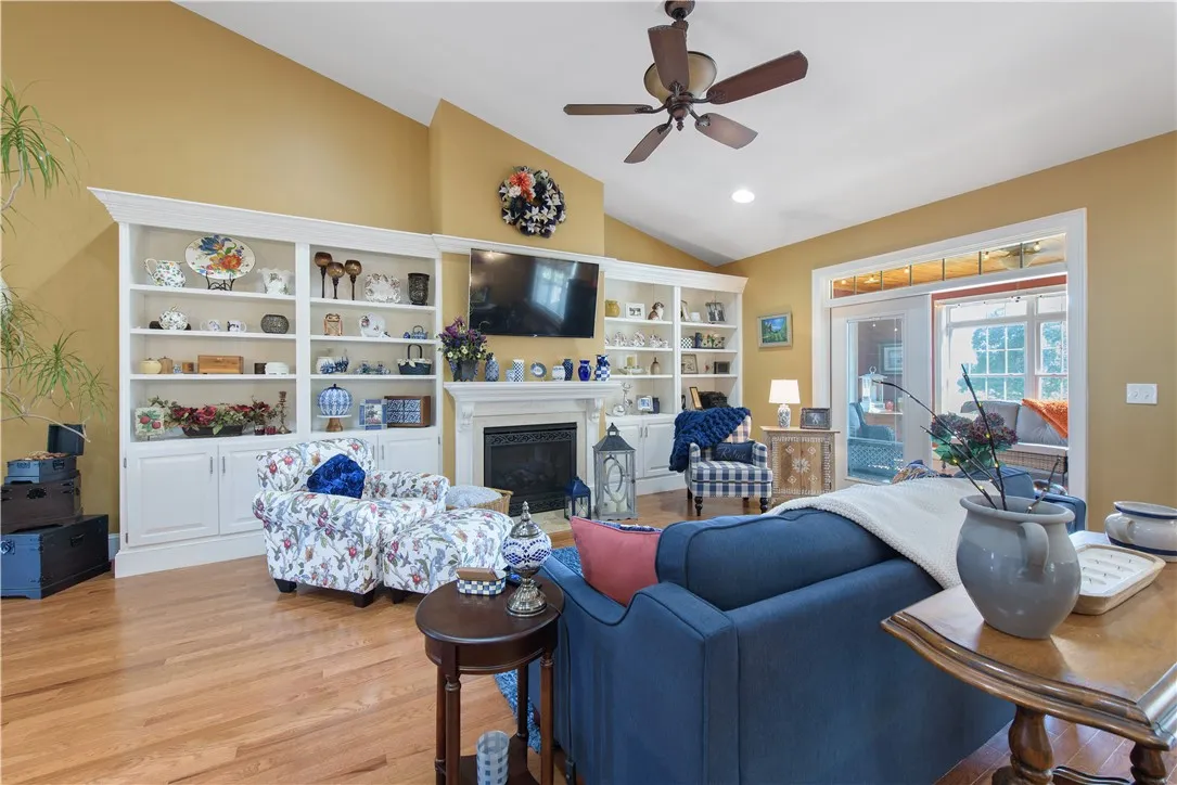 10 Valle Drive, Batavia, New York 14020, Batavia, New York 14020, 4 Bedrooms Bedrooms, 10 Rooms Rooms,3 BathroomsBathrooms,Residential,For Sale,10 Valle Drive, Batavia, New York 14020,R1631299