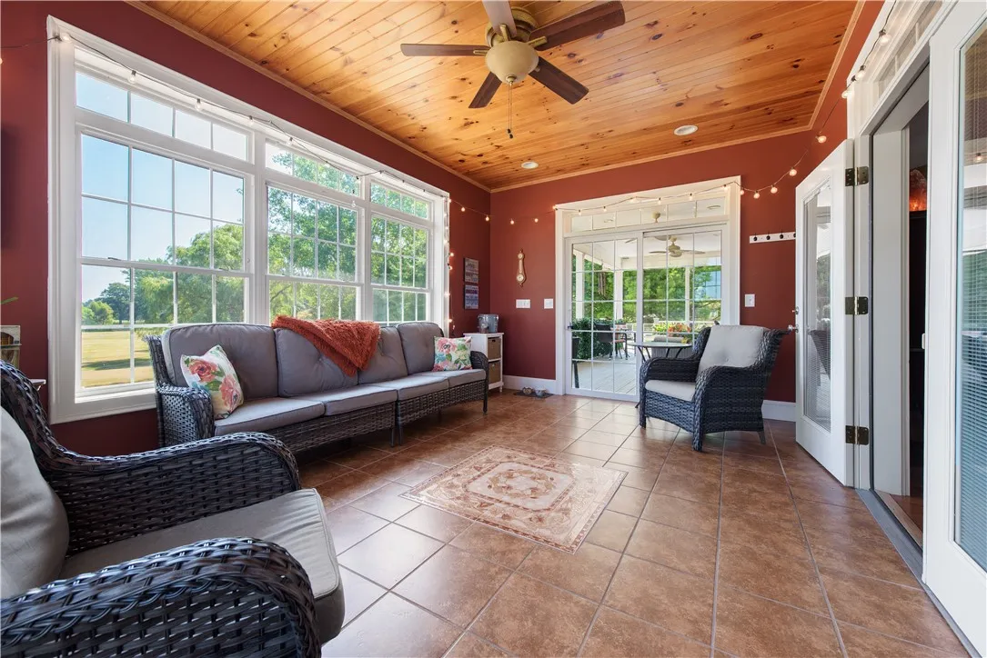 10 Valle Drive, Batavia, New York 14020, Batavia, New York 14020, 4 Bedrooms Bedrooms, 10 Rooms Rooms,3 BathroomsBathrooms,Residential,For Sale,10 Valle Drive, Batavia, New York 14020,R1631299