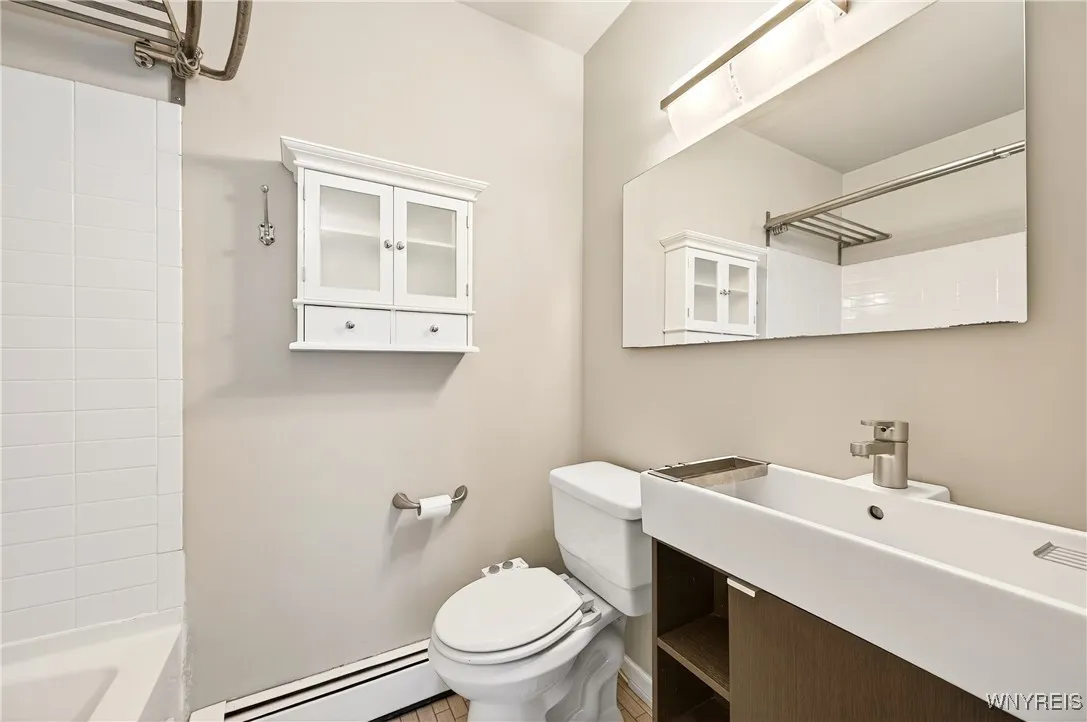 79 College Street, Buffalo, New York 14201, Buffalo, New York 14201, 2 Bedrooms Bedrooms, 5 Rooms Rooms,1 BathroomBathrooms,Residential,For Sale,79 College Street, Buffalo, New York 14201,B1632921