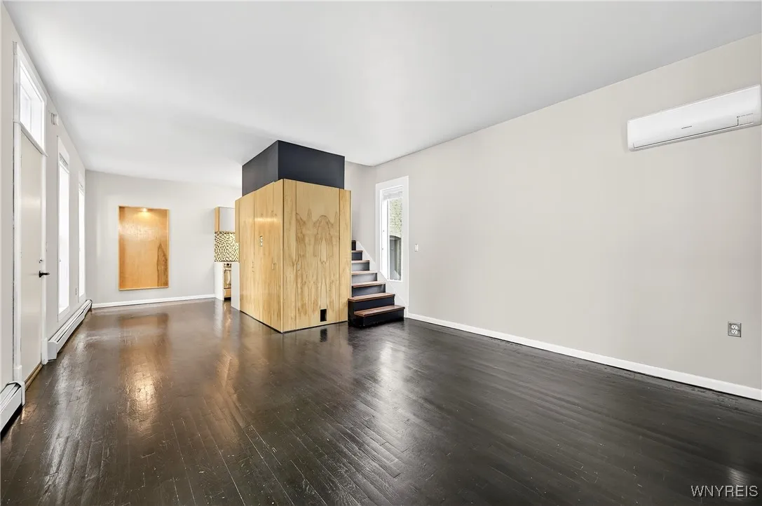 79 College Street, Buffalo, New York 14201, Buffalo, New York 14201, 2 Bedrooms Bedrooms, 5 Rooms Rooms,1 BathroomBathrooms,Residential,For Sale,79 College Street, Buffalo, New York 14201,B1632921