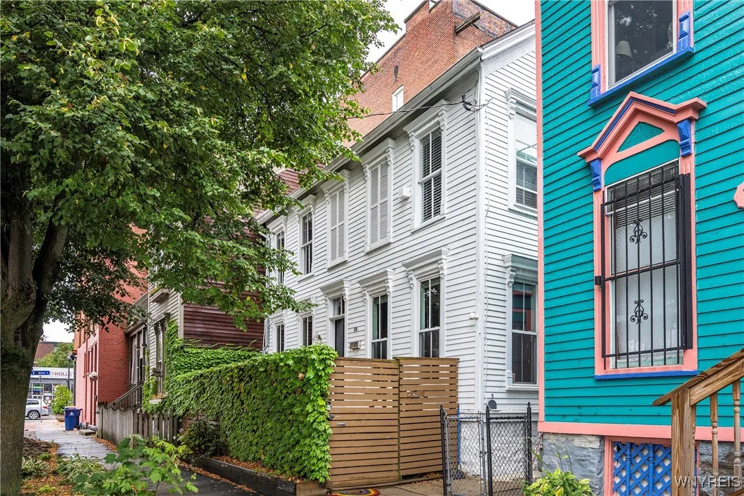 79 College Street, Buffalo, New York 14201, Buffalo, New York 14201, 2 Bedrooms Bedrooms, 5 Rooms Rooms,1 BathroomBathrooms,Residential,For Sale,79 College Street, Buffalo, New York 14201,B1632921