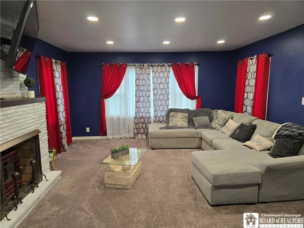 5 New York Avenue, Dunkirk, New York 14048, Dunkirk, New York 14048, 3 Bedrooms Bedrooms, 9 Rooms Rooms,1 BathroomBathrooms,Residential,For Sale,5 New York Avenue, Dunkirk, New York 14048,R1633016