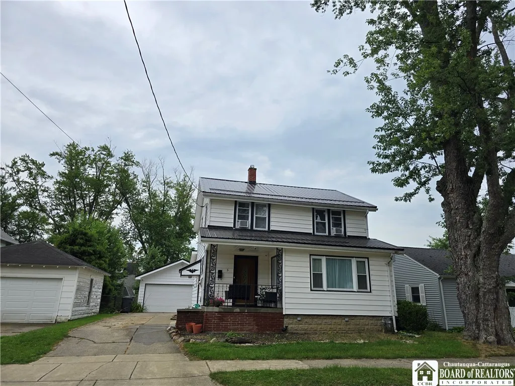 5 New York Avenue, Dunkirk, New York 14048, Dunkirk, New York 14048, 3 Bedrooms Bedrooms, 9 Rooms Rooms,1 BathroomBathrooms,Residential,For Sale,5 New York Avenue, Dunkirk, New York 14048,R1633016