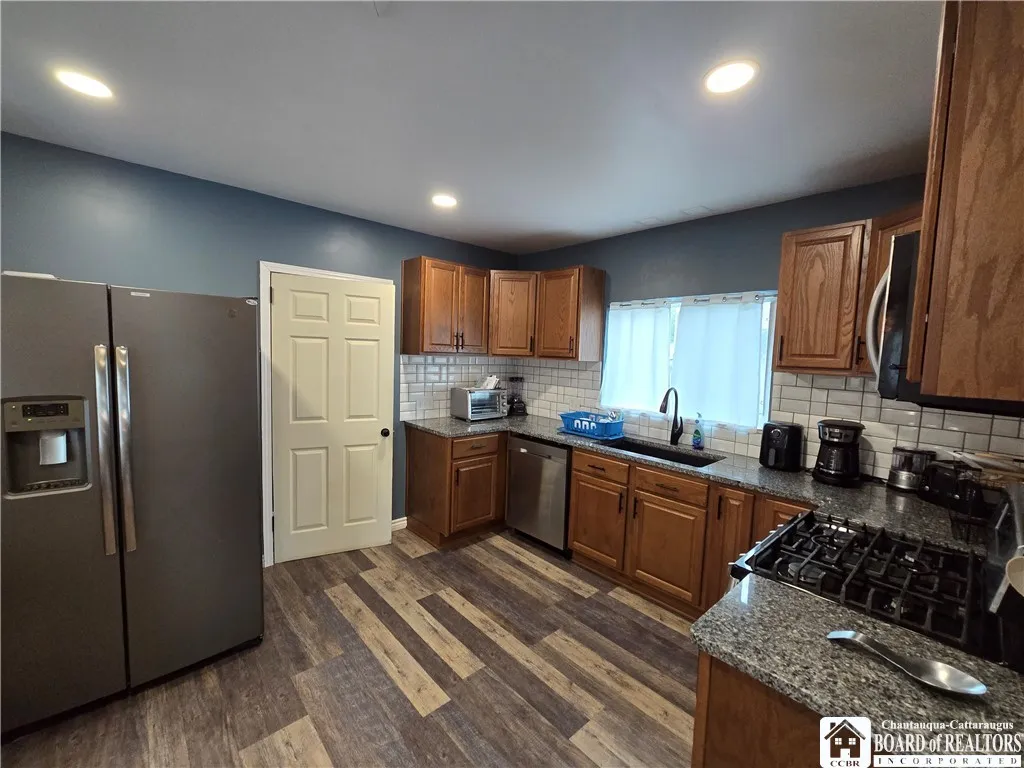5 New York Avenue, Dunkirk, New York 14048, Dunkirk, New York 14048, 3 Bedrooms Bedrooms, 9 Rooms Rooms,1 BathroomBathrooms,Residential,For Sale,5 New York Avenue, Dunkirk, New York 14048,R1633016