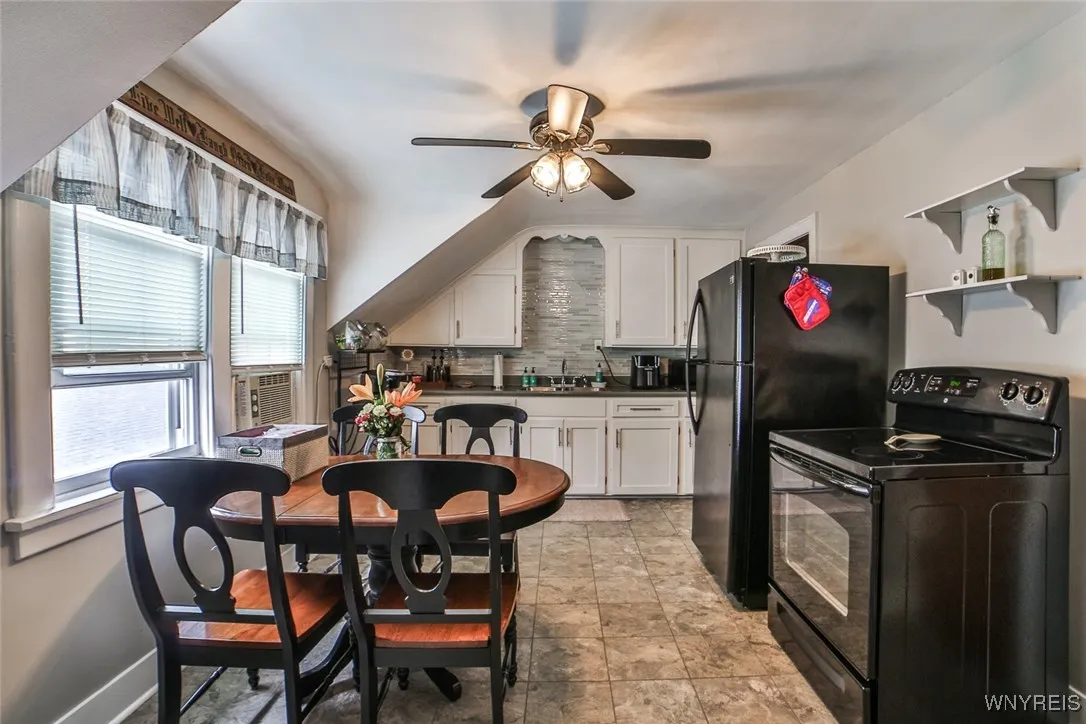 572 Beach Road, Cheektowaga, New York 14225, Cheektowaga, New York 14225, 4 Bedrooms Bedrooms, ,2 BathroomsBathrooms,Residential,For Sale,572 Beach Road, Cheektowaga, New York 14225,B1629462